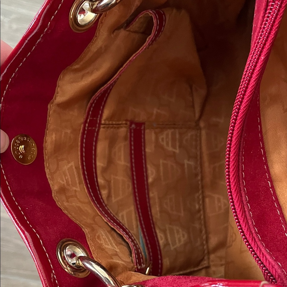 Kathy Van Zeeland Shiny Faux Leather Red Shoulder Bag - Picture 16 of 16